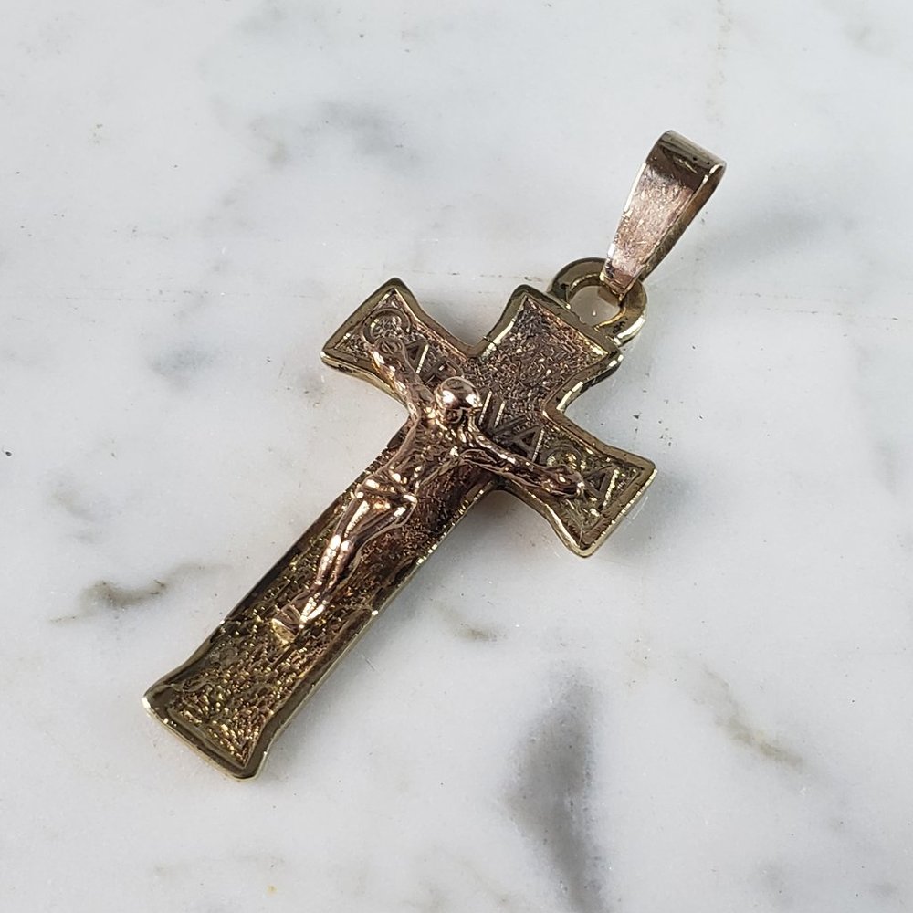 Vintage Estate 10K Yellow Gold Religious Cross Pendant 7.2g E6242